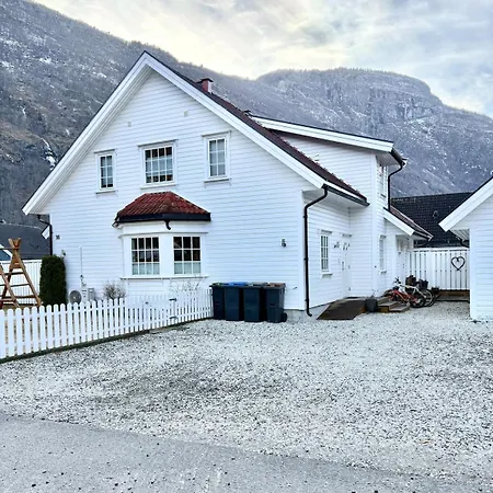 Apartment In Cozy Downtown Neighborhood